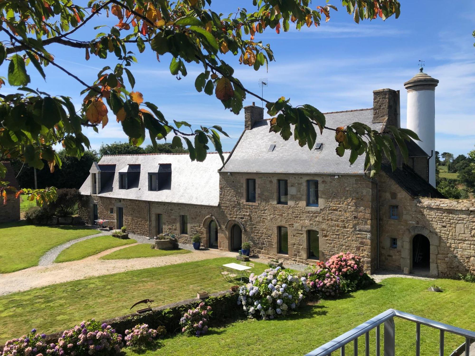 Les Ecolodges Sous Le Phare Louannec Bagian luar foto