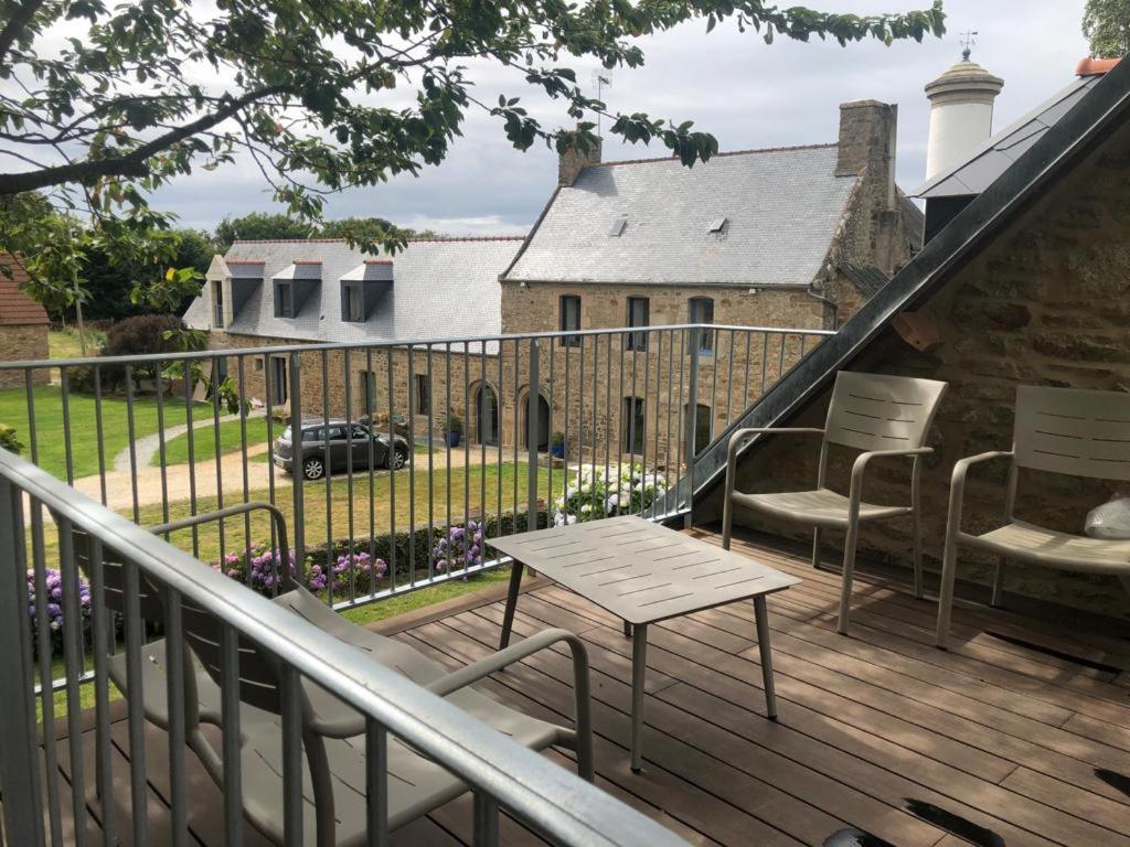 Les Ecolodges Sous Le Phare Louannec Bagian luar foto