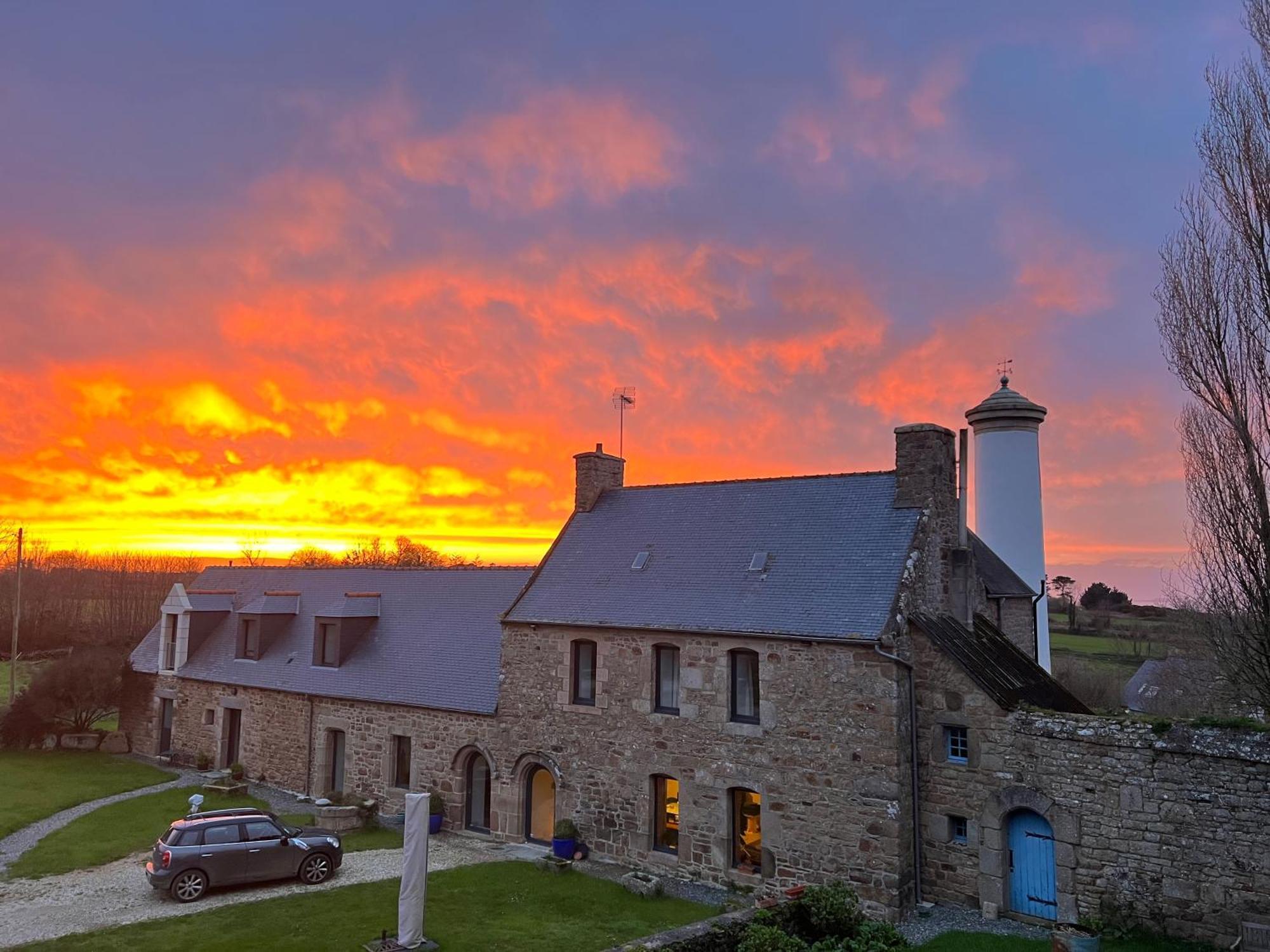 Les Ecolodges Sous Le Phare Louannec Bagian luar foto