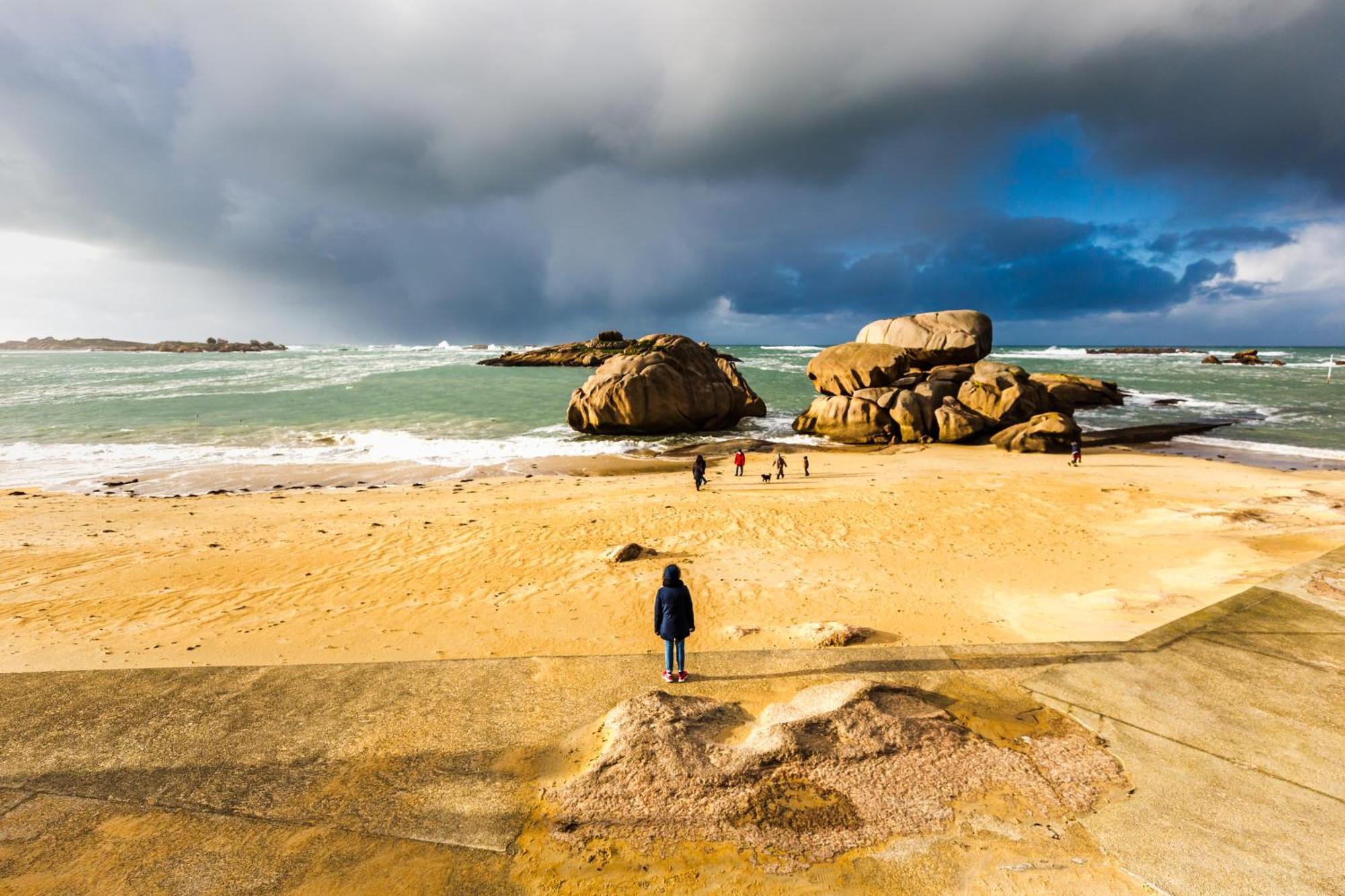 Les Ecolodges Sous Le Phare Louannec Bagian luar foto