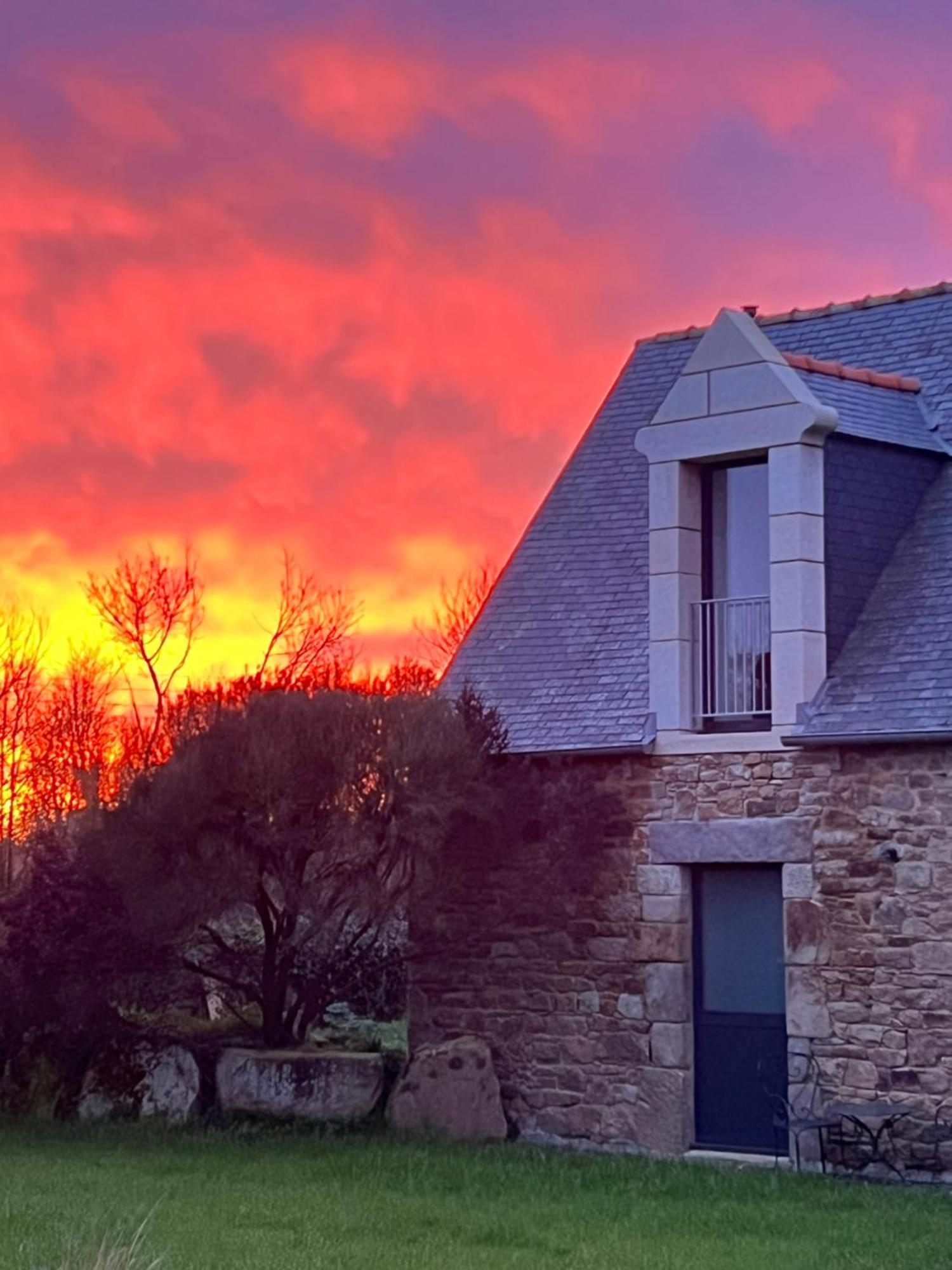 Les Ecolodges Sous Le Phare Louannec Bagian luar foto