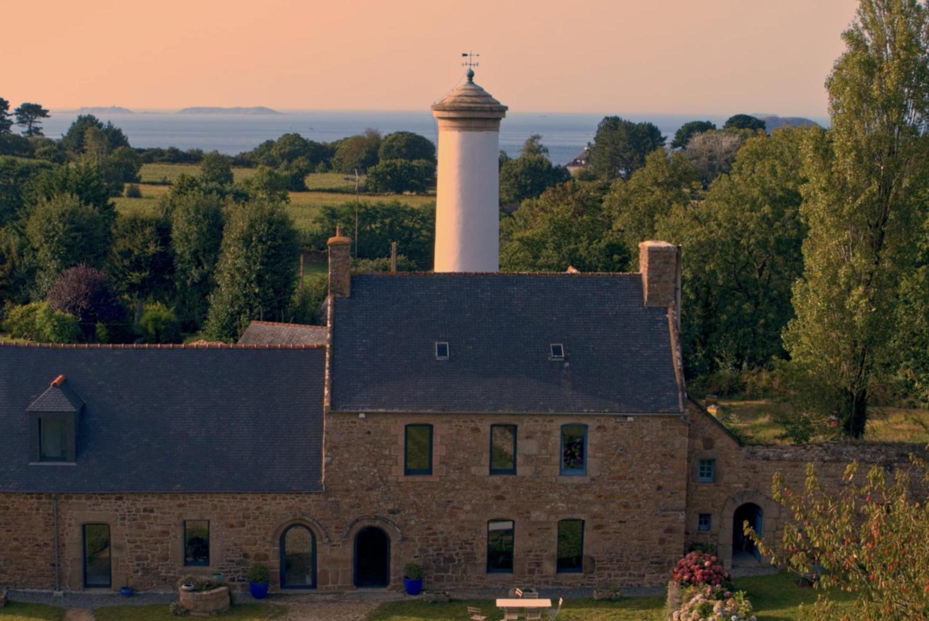 Les Ecolodges Sous Le Phare Louannec Bagian luar foto